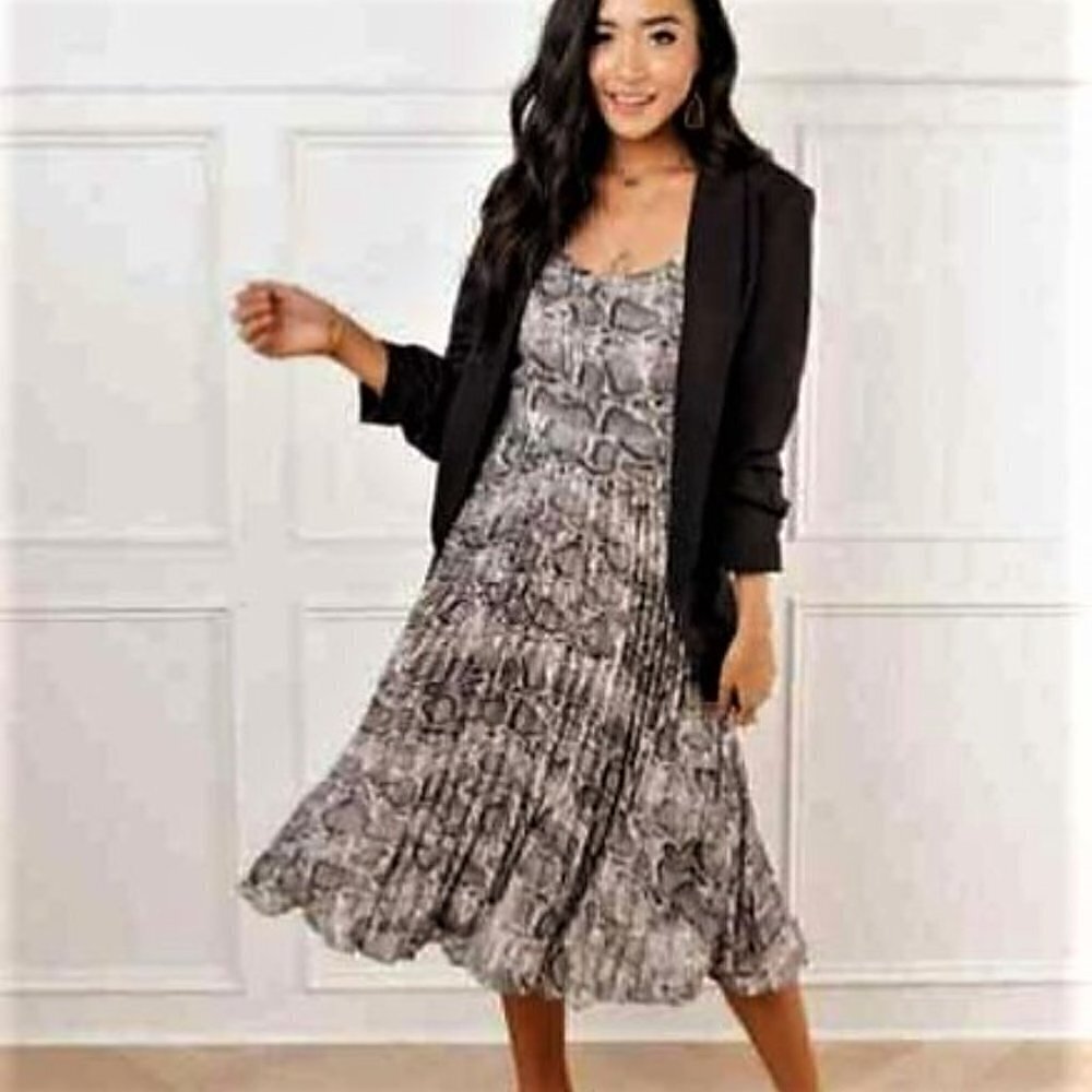 GILLI Bohemian Snake Print Pleated Dress